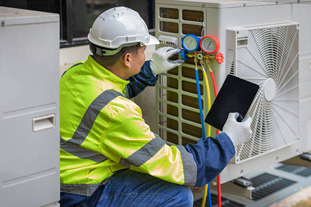 Professional Hvac Installation technician working in Satsuma, FL